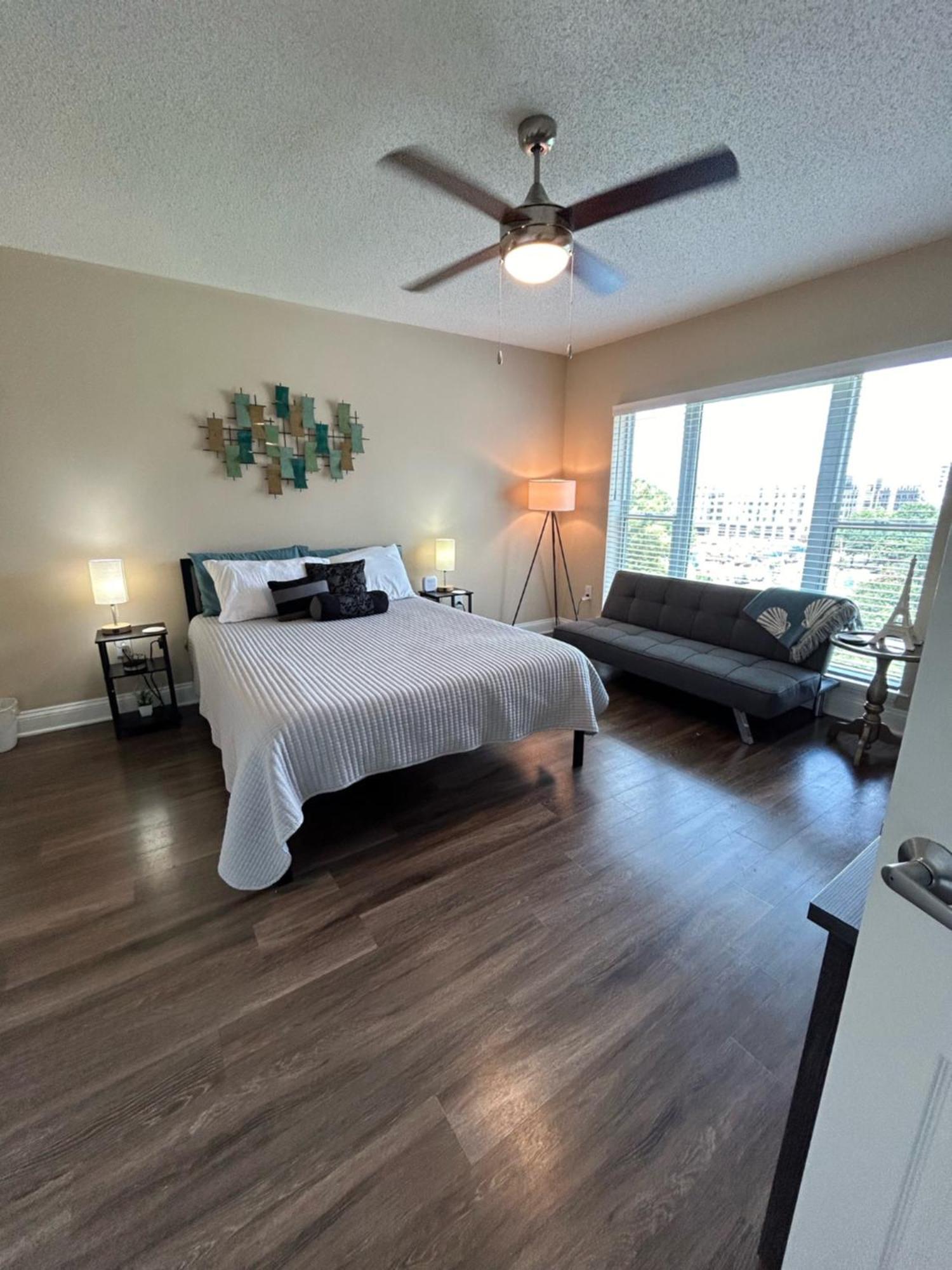 Spacious 2 Bedroom 2 Bathroom Apartment With Balcony In Uptown Charlotte! City Views & Free Parking! Zewnętrze zdjęcie