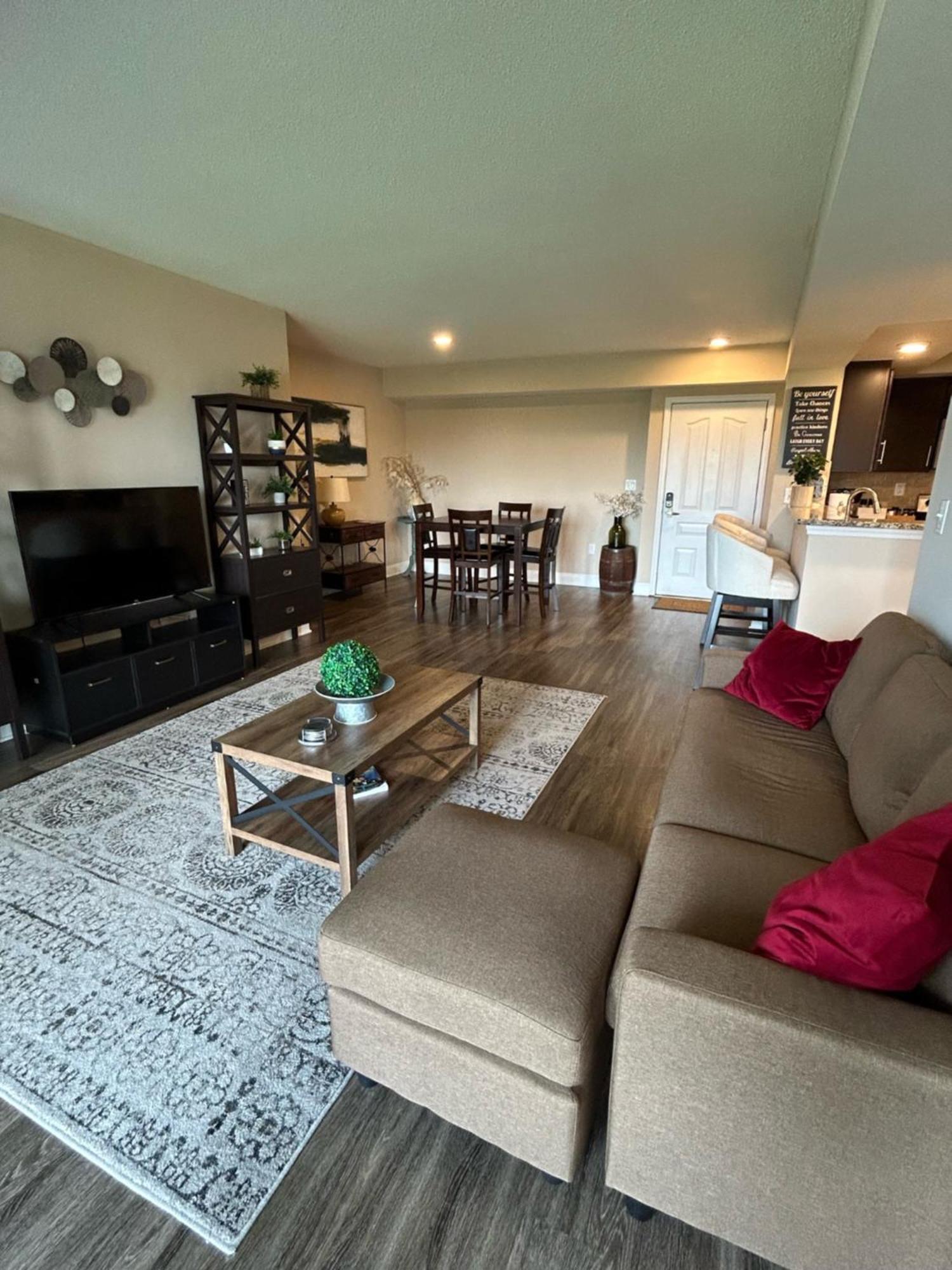 Spacious 2 Bedroom 2 Bathroom Apartment With Balcony In Uptown Charlotte! City Views & Free Parking! Zewnętrze zdjęcie